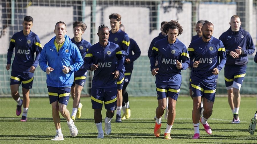 Valencia ve Emre dev ma�a yeti�iyor