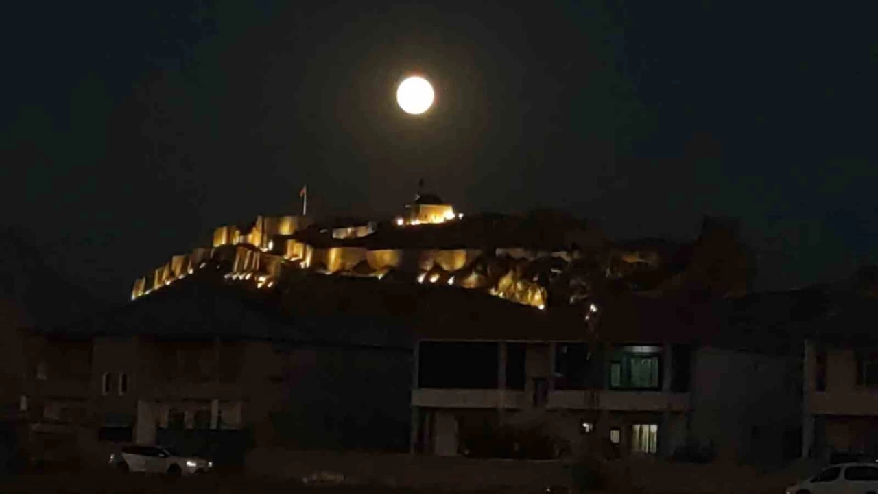 Van'da mthi dolunay