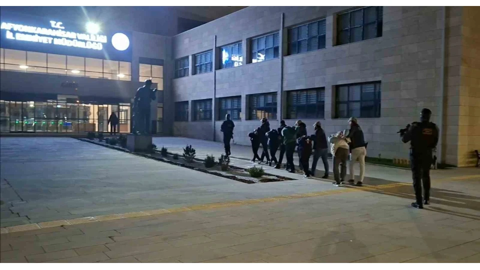 Yakalanmasalard� y�lba�� gecesini kana bulayacaklard�