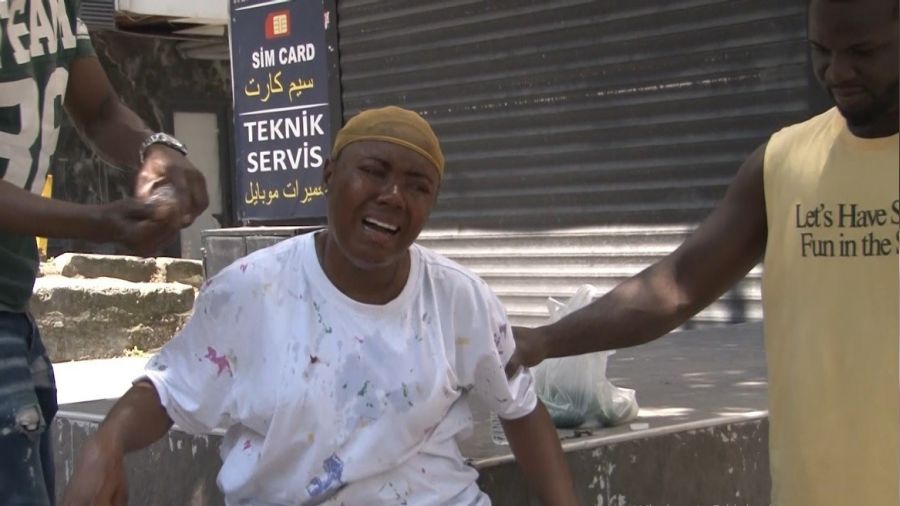 Yanl�� zile bas�nca b��aklan�p silahla vuruldu