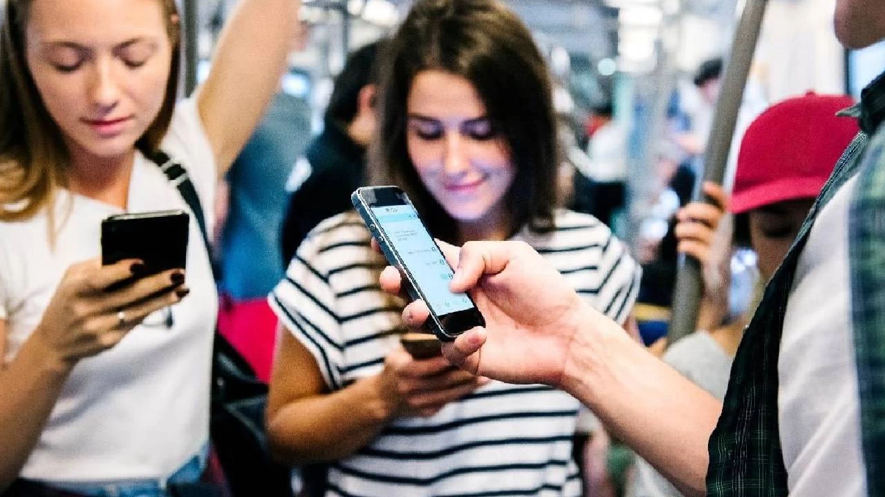 Z Kua: Dijitalin yerlileri ve deien insan ilikileri