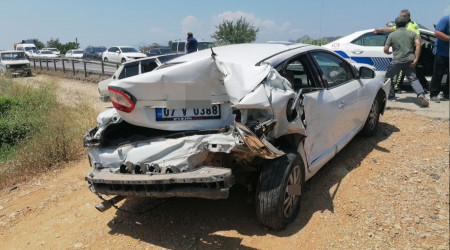 Zincirleme kazada Alman uyruklu 2 turist yaralandı
