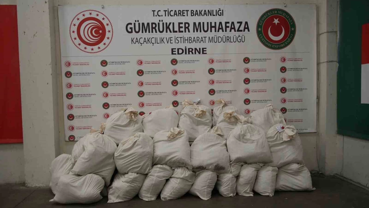 319 milyon TL değerindeki uyuşturucu Kapıkule'de sergilendi