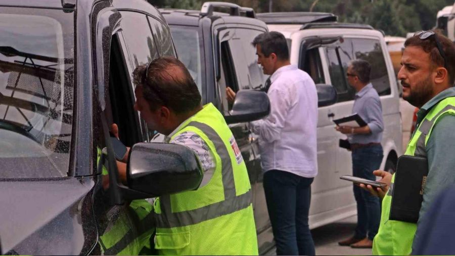 Antalya'da turist taşıyan araçlara 'sıkı' denetim