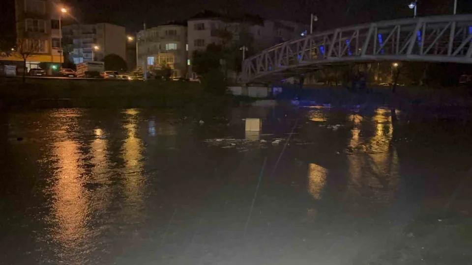 Atikhisar Baraj� y�zde 100'e ula�t�, Sar��ay ta�t�