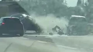 Bebekli otomobili sktrd, 5 ara birbirine girdi