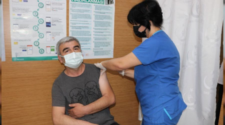 Bir ilin nüfusunun yarısı aşılandı