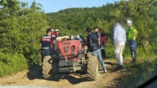 Byk ac...Babasnn kulland traktrn altnda kald