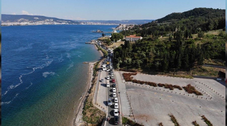 anakkale'de tatilcilerin feribot ilesi balad