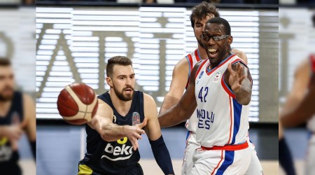 Derbide kazanan Anadolu Efes 