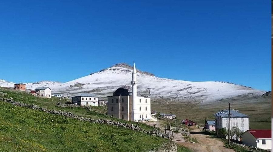 Dou Karadeniz yaylalarnda Haziran aynda kar sprizi