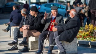Emeklilerin zam farkı ödemeleri yarın hesaplara yatırılacak