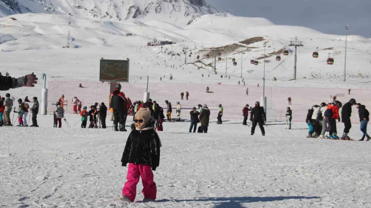 Erciyes'te s�mestir yo�unlu�u
