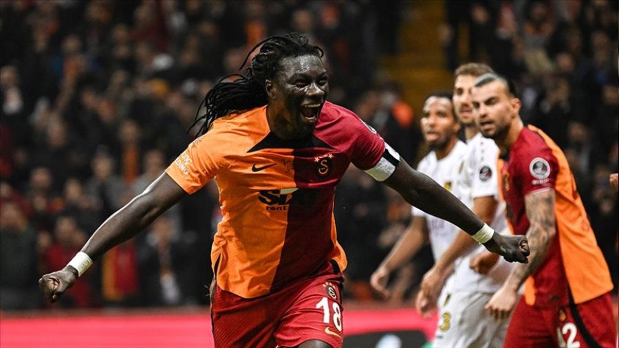 Gomis'ten Buruk'a cevap: Aklamalarna ardm 