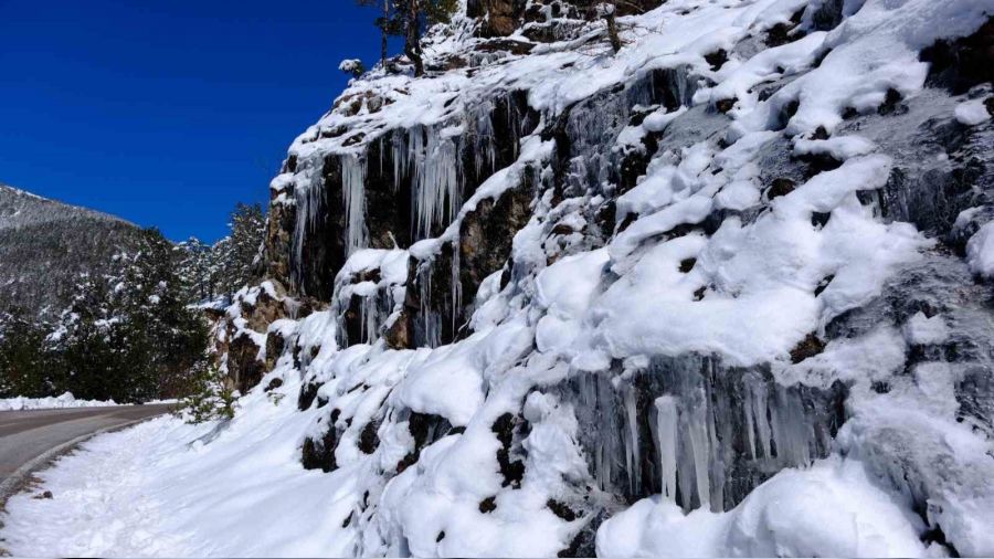 G�m��hane'de bahar ay�nda buzdan �elaleler