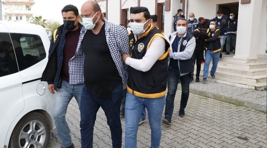 Hastane �n�ne b�rak�lan ki�inin �l�m�yle ilgili 5 ki�i adliyeye sevk edildi