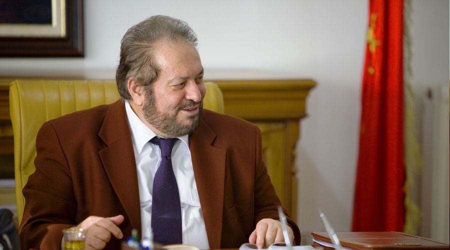 İnsan önce kendi ile barışık olmalıdır