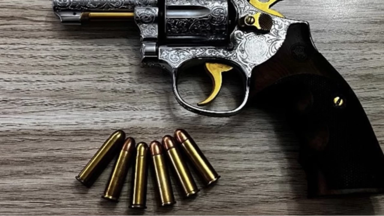 �zmir'de aranan 58 ki�i yakaland�