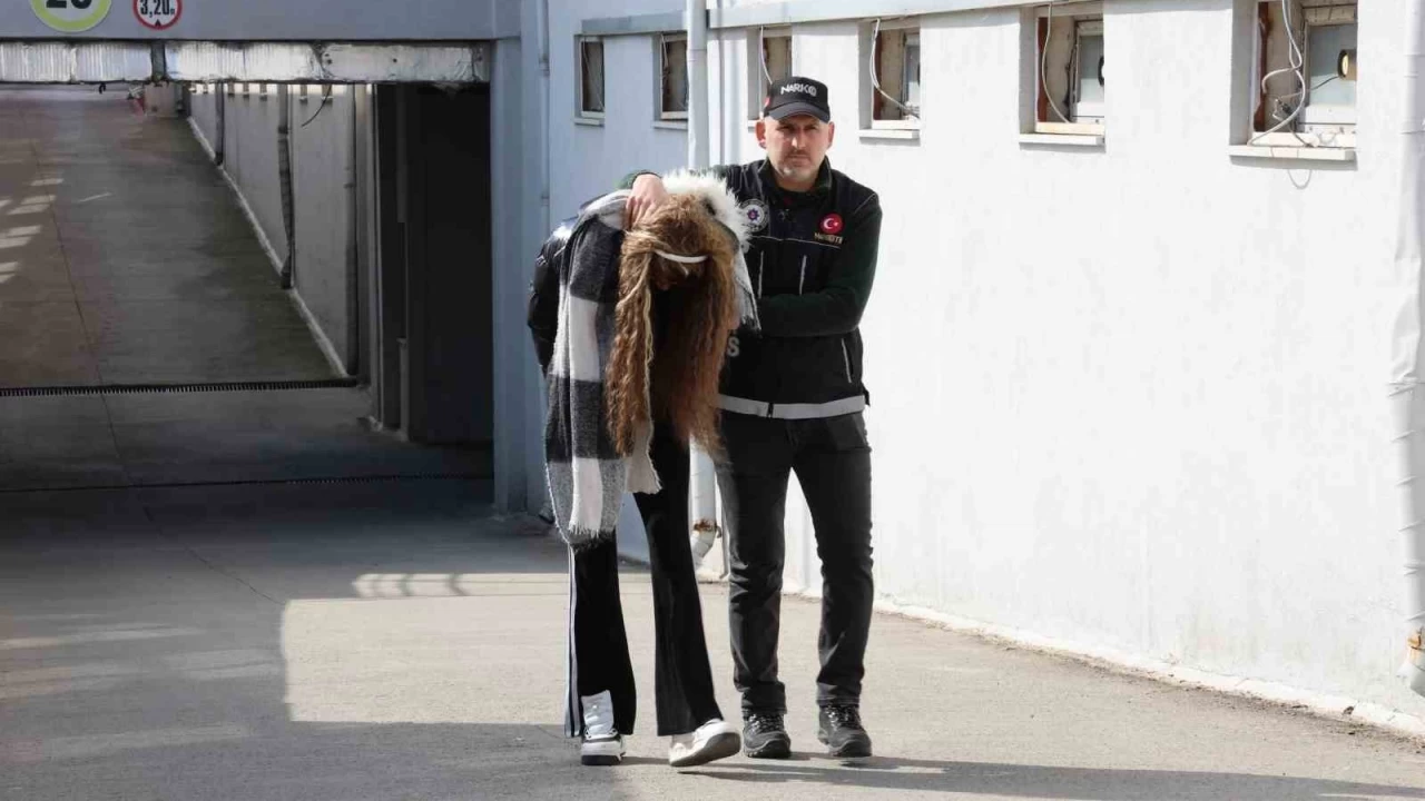 Kadın görünümlü erkek torbacı tutuklandı