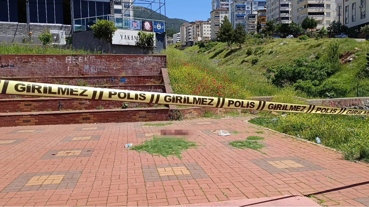 Kahramanmara�'ta b��akl� kavga: 1 a��r� yaral�