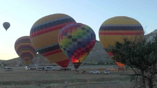 Kapadokya'da balon turizmi 750 bin yolcuyu a�t�