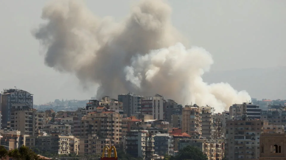 Katil, L�bnan'� vuruyor: 10 �l�, 50 yaral�