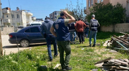 Kavgayı ayırmak için balkondan atlayarak yaralandı