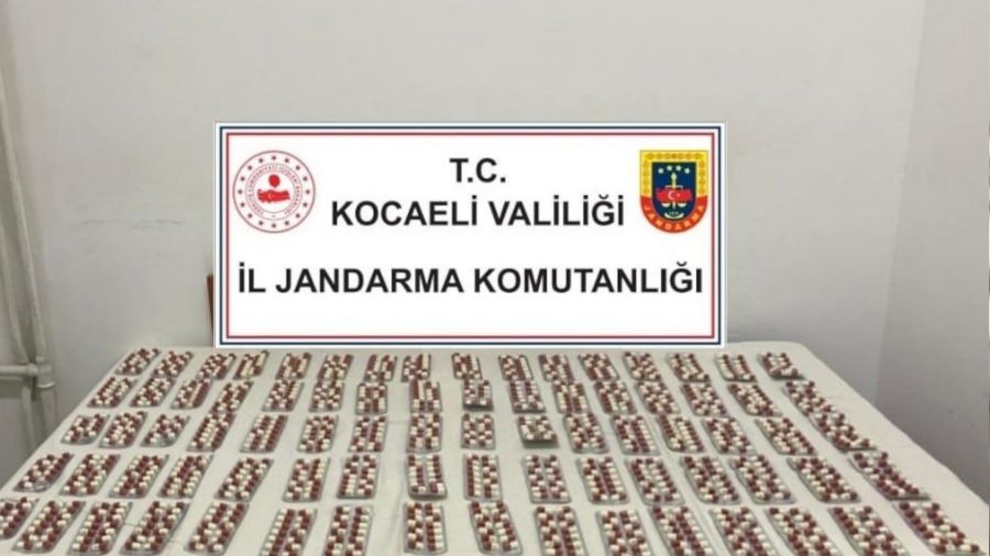 Kocaeli'de bin 115 sentetik ecza hap ele ge�irildi