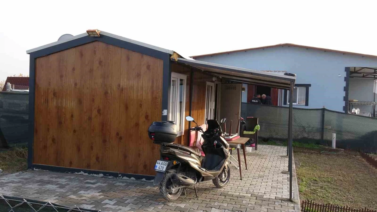 Malatya'da bir kii kald konteynerde l bulundu