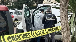 Maltepe'de kargo çalışanı araç içerisinde ölü bulundu