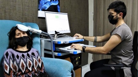 Manyetik uyarım cihazı ile psikiyatrik tedavi