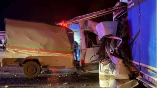 Mersin'de trafik facias: 3 l, 16 yaral