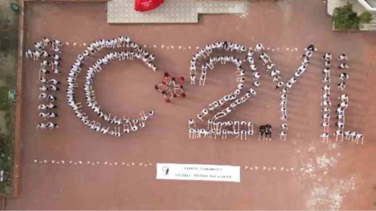 Öğrenciler Cumhuriyetin 102.yılını çizdi