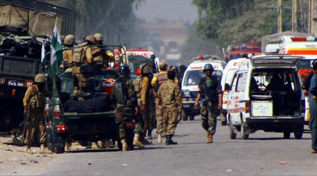 Pakistan'da bombalı saldırıda 2 asker öldü