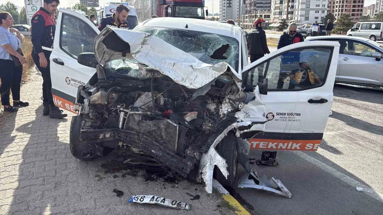 Sivas'ta feci kaza: 1 l, 2'si ocuk 4 yaral