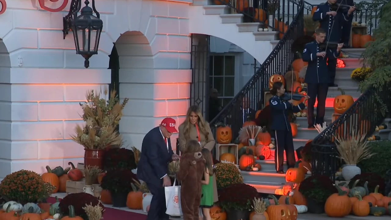 Trump'tan Beyaz Saray'da Cadılar Bayramı kutlaması