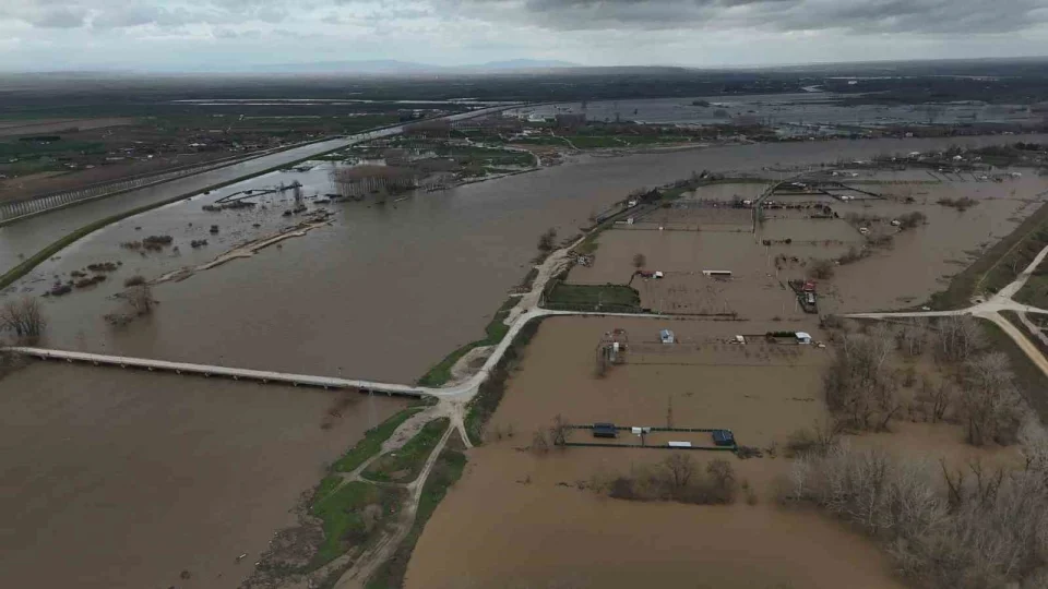 Tunca ve Meri�'te ta�k�n havadan g�r�nt�lendi