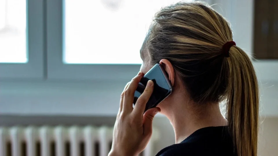 Yapay zeka telefonun di�er ucunda �ocu�unuzun sesini taklit ediyor