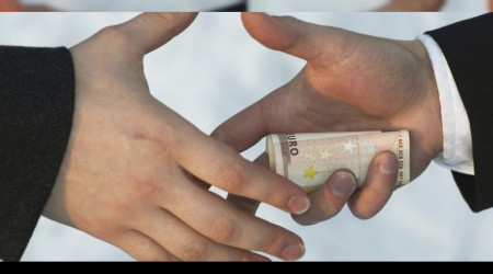 Yunanistan yolsuzlukta Avrupa lideri