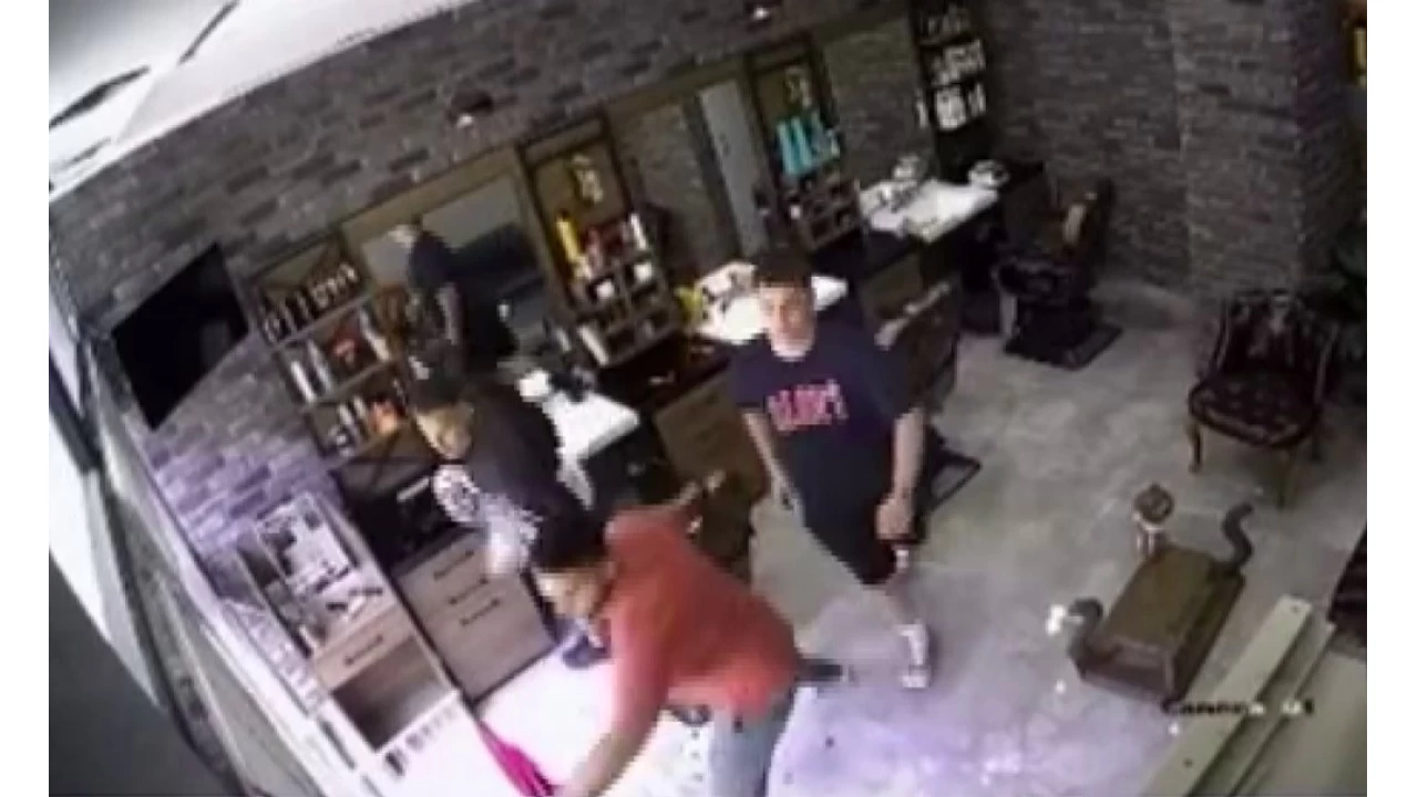 4.2'lik sarsıntı tıraşı yarım bıraktırdı