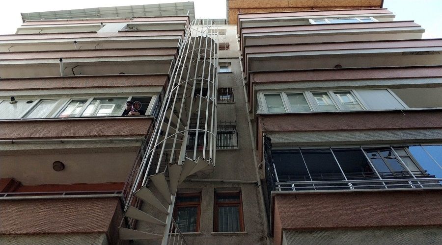 5. kattan düşen kadın kurtuldu