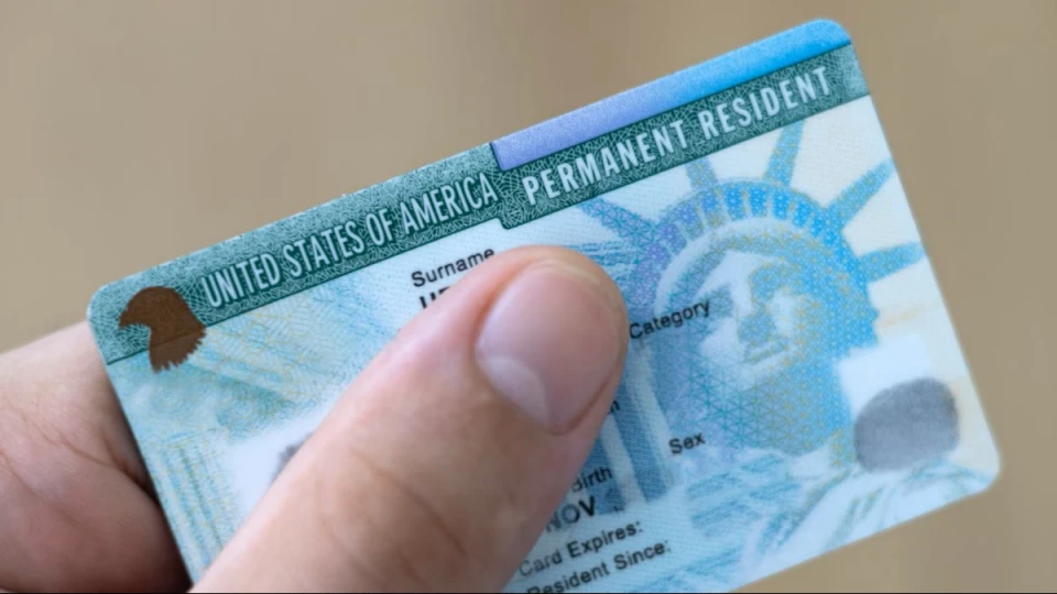 ABD, Ye�il Kart program�n� s�resiz ask�ya ald�