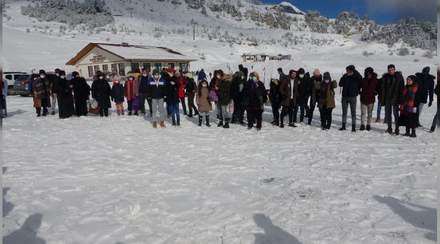 Afrikal� ��renciler ilk kez kar g�r�nce bu manzara ya�and�