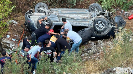 Balıkesir'de devrilen otomobilde 5 kişi yaralandı