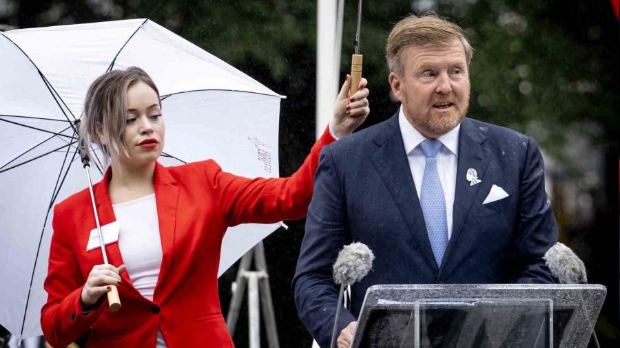 Bat� makyaj tazeliyor: Hollanda Kral�'ndan 'k�lelik' �zr�