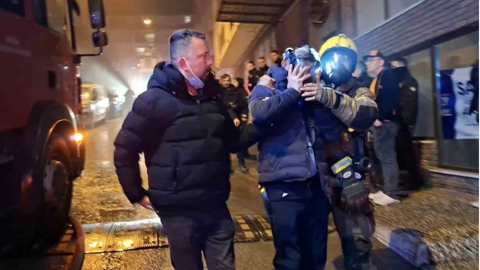 Bursa'da otel yang�n�: 7 yaral�