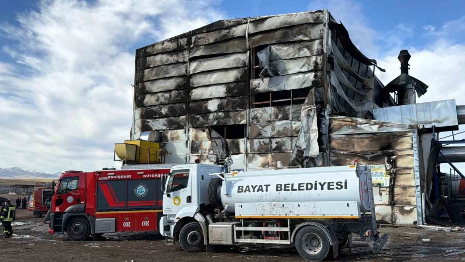 Elektrik �retim tesisinde ��kan yang�n kontrol alt�na al�nd�