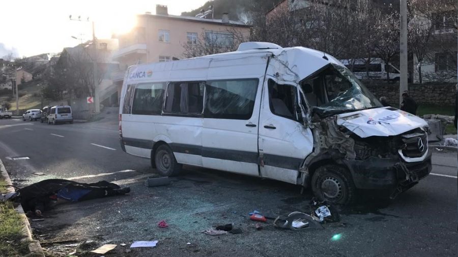 Gümüşhane'de işçi servisi kazası: 1 ölü, 7 yaralı