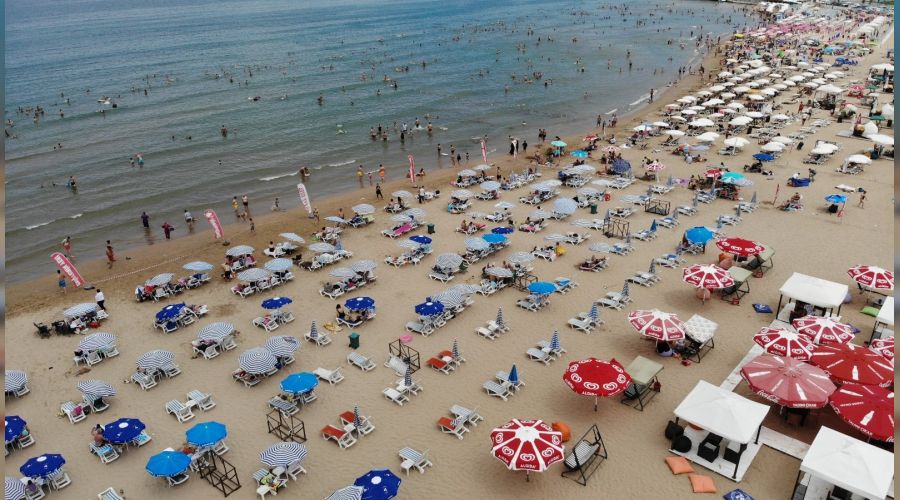 İstanbul'un tek mavi bayraklı plajına yoğun ilgi