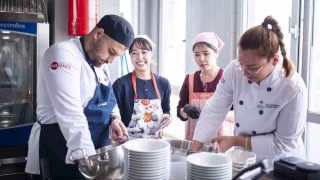 Japon öğrencilere Türk mutfağı dersi